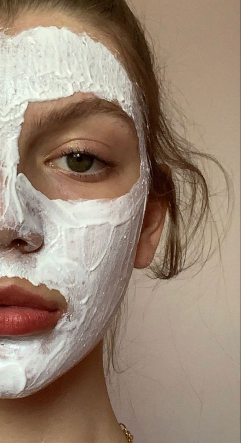 Skin Products Aesthetic, Hit Workouts, Red Face Mask, Products Aesthetic, Routine Daily, Face Mask Aesthetic, Mask Aesthetic, Workouts At Home, Skin Care Tutorial