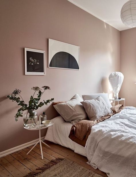 Chic scandinavian interior decor | natural wood floors, rose pink walls, abstract art Dusty Pink Bedroom, Interior Design Bedroom Master, Pink Bedroom Walls, Pink Bedroom Design, Coco Lapine Design, Interior Design Bedroom Small, Interior Vintage, Bilik Tidur, Pink Bedrooms