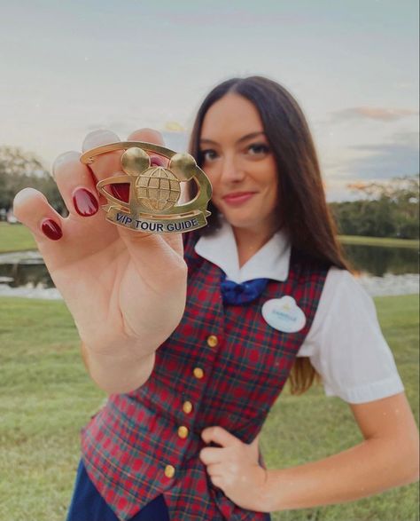 Disney University, Disney Cast Member Aesthetic, Disney 2023, Disney Costume, Disney College Program, Disney Cast Member, Disney College, Staff Uniforms, Disney Cast