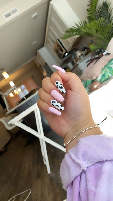 Short Acrylic Nails Coffin Cow Print, Cow Nails Acrylic Pink, Cow Acrylic Nails Coffin, Nails Acrylic Coffin Cow Print, Cow Coffin Acrylic Nails, Nails With Cow Design, Coffin Acrylic Nails Cow Print, Nail Ideas Acrylic Cow Print, Simple Acrylic Nails Cow Print