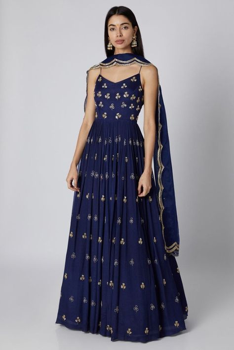 Trending Outfit Ideas You Must Try On Diwali | 2020 – That Chic Fashion – Ankita Jaiswal Balayage, Blue Anarkali Dress, Anarkali With Dupatta, Dupatta Design, Blue Anarkali, Diwali Outfits, Indian Outfits Lehenga, Embroidered Anarkali, Scalloped Border