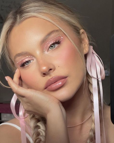 Ballerina Makeup, Angel Makeup, Maquillage On Fleek, Twitter Artist, Smink Inspiration, Barbie Makeup, Birthday Makeup, Follow Tiktok, Ethereal Makeup