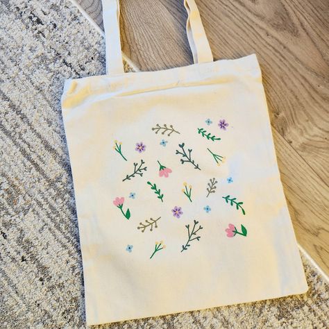 Hello! Welcome to my shop, Kit Craft & Co. I'm Rebecca and this is my shop of crafts. I love making products that make people happy. This beautiful, hand painted tote bag is perfect for all seasons and makes a wonderful gift or even if you just want to treat yourself! PRODUCT DESCRIPTION: *Durable 100% cotton SIZES: *10 x 13inches with 7.5inch drop handle *12 x 14inches with 9inch drop handle *15 x 16inches with 9inch drop handle * All orders are packed as minimally as possible while still protecting your order in support of sustainability. ✉Contact Me! I reply regularly. *If you have any further queries or request. *If you don't see the quantities you need, send me a message, or *If you are interested in custom inquiries, please contact me. Connect with me on Instagram @kitcraftandco Rebe Canvas Tote Bag Painting Ideas Easy, Diy Tote Bag Painting Ideas Summer, Painted Tote Bags Ideas, Diy Painted Tote Bag Ideas, Painted Tote Bag Ideas Easy, Custom Bag Painting, Easy Tote Bag Painting, Toot Bags, Tote Bag Paint