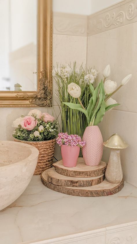 Pink Decor For Bathroom, Spring Aesthetic Living Room, Bathroom Spring Decor Ideas, Spring Apartment Decor Simple, Floral Bathroom Aesthetic, Pink Flower Bathroom, Rose Themed Bathroom, Romantic Bathroom Aesthetic, Spring Aesthetic Room Decor