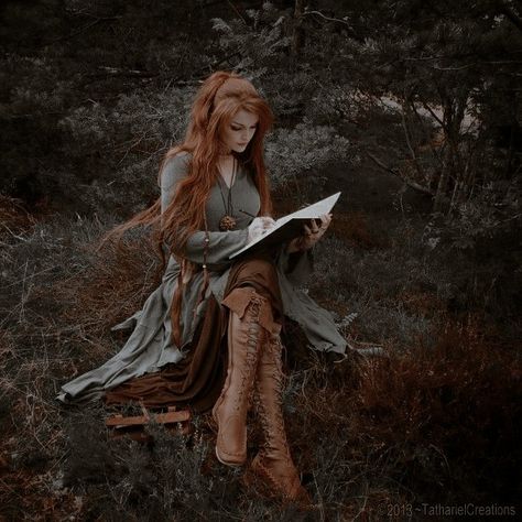 #elf #girl #fairycore #cottagecore #elfcore #Aesthetic Elfcore Aesthetic, Female Herbalist, Elf Core, Goth Baddie, Classic Academia, Elf Cosplay, Fairycore Cottagecore, Elf Girl, Goblin Core