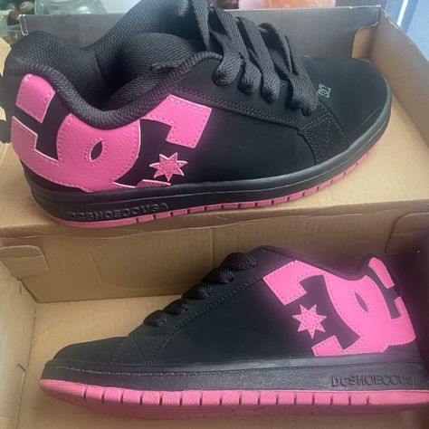 Dc shoes Hot Pink Dc Shoes, Y2k Dc Shoes, 2000s Dc Shoes, Pink Dc Shoes Outfit, Dc Shoes Outfit Women, Dcs Shoes, Dc Shoes Aesthetic, Dc Shoes Outfit, Pink Dc Shoes