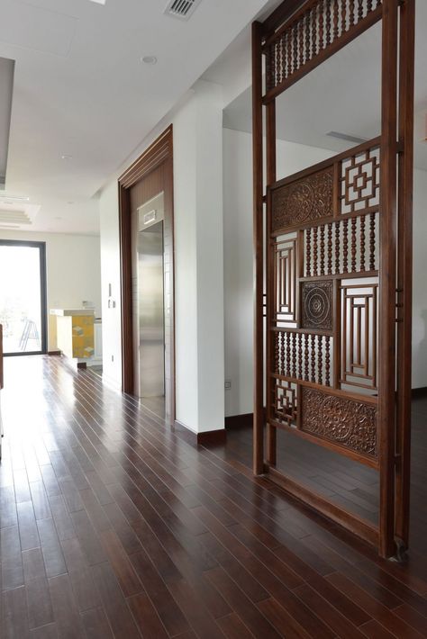 Indochine Interior, Living Room Divider, Interior Design Per La Casa, Pooja Room Door Design, Pooja Room Design, Living Room Partition, Room Door Design, Living Room Design Inspiration, Living Room Partition Design