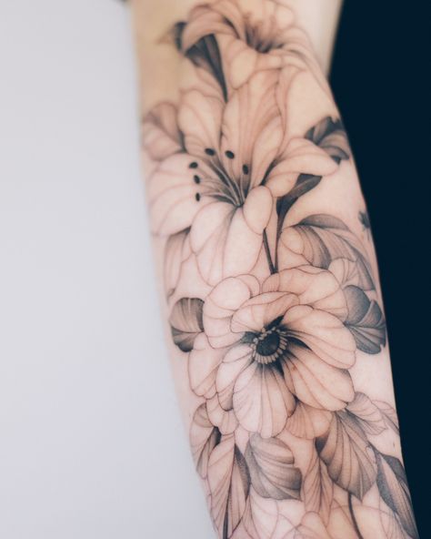 Mixed Floral Tattoo, Realism Floral Tattoo, Flower Tattoo Realistic, Abstract Flower Tattoo, Fine Line Floral Tattoo Sleeve, Abstract Flower Tattoos, Brown Tattoo Ink, Botanical Tattoo Design, Brown Tattoo