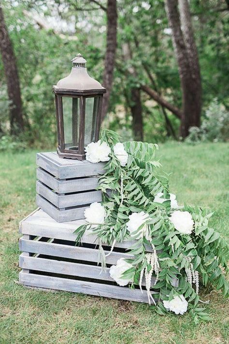 Wedding Alter Flowers, Wooden Crates Wedding, Tree Branch Wedding, Wedding Crates, Alter Flowers, Dyi Wedding, Lantern Decor Wedding, Beach Wedding Decorations Reception, Wedding Alters