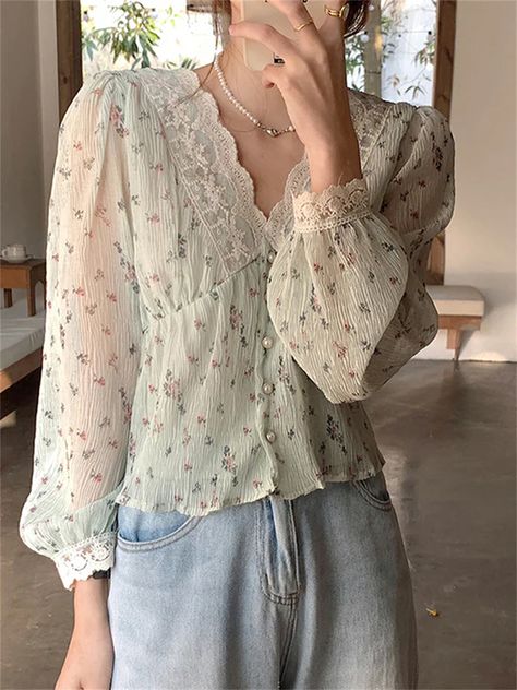 Tops – Page 4 – Tomscloth Elegant Cottage Core Outfit, Floral Blouse Aesthetic, Cute Modest Tops For Women, New Blouse Models, Cutesy Outfits Street Styles, Whimsical Astethic Outfits, Old Money Blouse, Summer Tops Modest, Cute Blouse Outfits