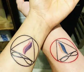 22 Twin Flame Tattoos That Are Simply Stunning - Tattoo Twist Flame Twin Tattoo, Twin Flame Tattoo Symbols Tat Soul Mates, Twin Soul Tattoo, Twin Flame Couple Tattoo, Twin Flames Symbol, Twin Flame Symbol Tattoo, Twin Flames Tattoo Ideas, Twin Flame Tattoo Ideas Best Friends, Twin Souls Tattoo