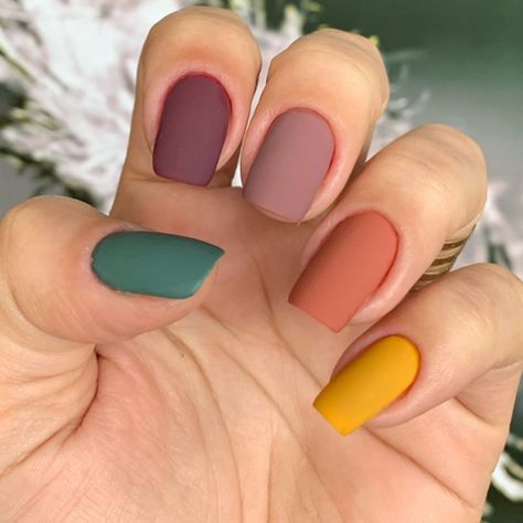 Champagne Nails, Colored Nails, Multicolored Nails, Unghie Sfumate, Gel Pedicure, French Pedicure, Fall Nail Art Designs, Matte Nails Design, Nagel Inspo