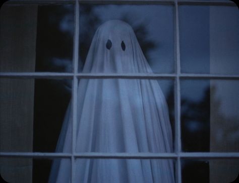 Singing Ghosts, Gost Photo, Ghost Trend, Oh I See, David Lowery, Ghost Photoshoot, A Ghost Story, Sheet Ghost, 동화 삽화