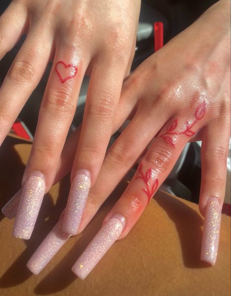 Small Red Finger Tattoo, Red Ink Finger Tattoos For Women, Cute Small Tattoos On Hand, Red Small Hand Tattoos, Red Tattoo On Finger, Cute Tiny Hand Tattoos, Red Ink Matching Tattoos, Spanish Hand Tattoos, Heart Tattoo On Finger For Women