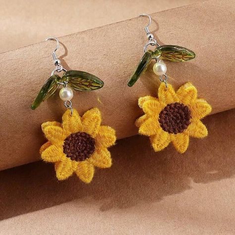 Flower Cute, Hoop Earrings Style, Simple Hoop Earrings, Diamond Cluster Earrings, Earrings Acrylic, Beaded Leaf, Glass Drop Earrings, Sunflower Earrings, Sunflower Flower