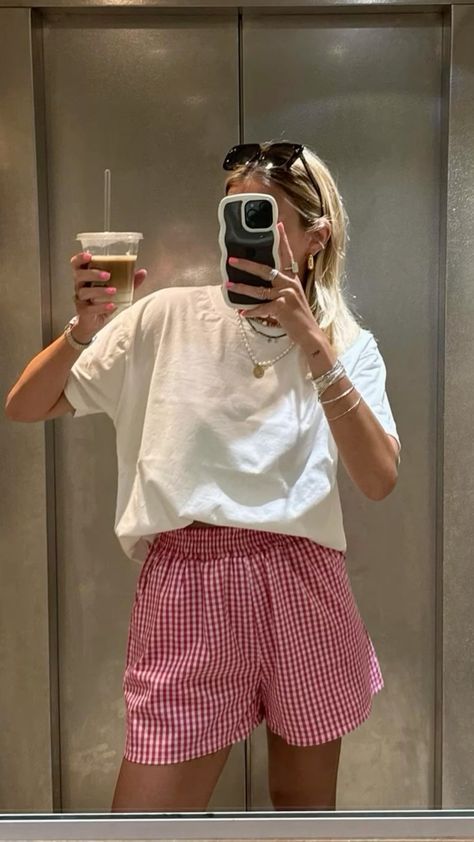 Danish Fashion Summer, Scandi Shorts Outfit, Copenhagen Summer Aesthetic, Outfits For Wide Shoulders, Summer Trends 2024 Fashion, Scandi Shorts, Summer Cozy Outfit, Scandi Summer Outfit, Pyjama Shirt Outfit