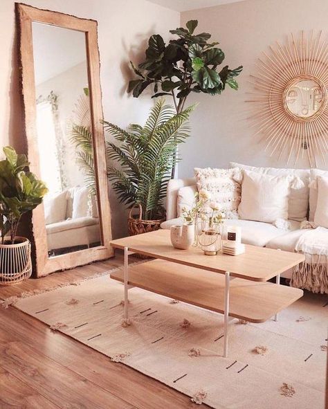 a super welcoming and cozy warm neutral living room with light colored wood and lots of greenery in pots Modern Eclectic Living Room, Bohemian Style Home, Interior Boho, Pallet Furniture Living Room, Living Room Plants, Free To Use Images, Living Room Design Inspiration, Eclectic Living Room, Room Deco