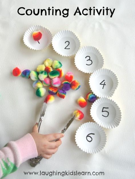 Here is a simple counting activity for children, especially preschoolers. Simple to set up it can suit individual needs and develops fine motor skills. Aktiviti Tadika, Toddler Math, Maluchy Montessori, Counting Activity, Maths Activities, Number Activities, Motor Skills Activities, Aktivitas Montessori, Counting Activities