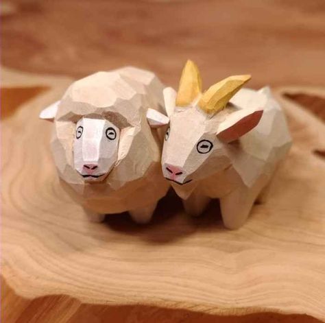 Japanese Wood Carving, Carved Wooden Animals, Wooden Animal Toys, Whittling Projects, Simple Wood Carving, Wood Carving For Beginners, Whittling Wood, Dremel Wood Carving, Wood Animal