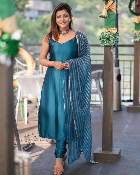 Satin Salwar Suit Design, Silk Salwar Patterns, Satin Suits Women Indian, Satin Kurti Designs, Saheli Debray, Satin Kurti, Angrakha Style Anarkali, Satin Salwar Suit, Velvet Kurti