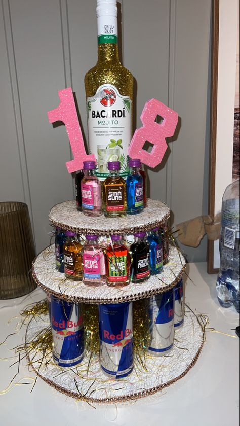 Alcohol cake for birthdayparty🤩🥳🥳 Alcohol Birthday Cake, Drink Cake, Alcohol Cake, Birthday Drinks, 18th Birthday Party, 18th Birthday, Mojito, How To Make Cake, Gifts For Dad