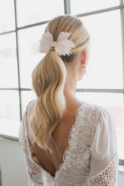 Wedding Hairstyles And Makeup, Silk Bow Hair, Oct Wedding, Wedding Ponytail Hairstyles, Bridal Ponytail, Wedding Ponytail, Bridal Hair Chain, Space Hair, Beautiful Bridal Hair