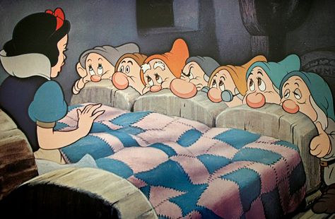 Snow White Debuted Snow White Laptop Wallpaper, Snow White Scene, Snow White Movie Scenes, Disney Interior, Denis Zilber, White Cottages, Snow White Cottage, Tall Actors, Snow White Characters