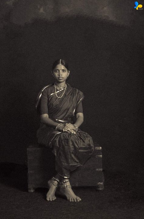 Indian Vintage Photography, Vintage Women Aesthetic, Tamil Women, Retro Saree, Tamil Woman, Newborn Photo Shoots, Historical India, Engagement Reception, Vintage Photography Women