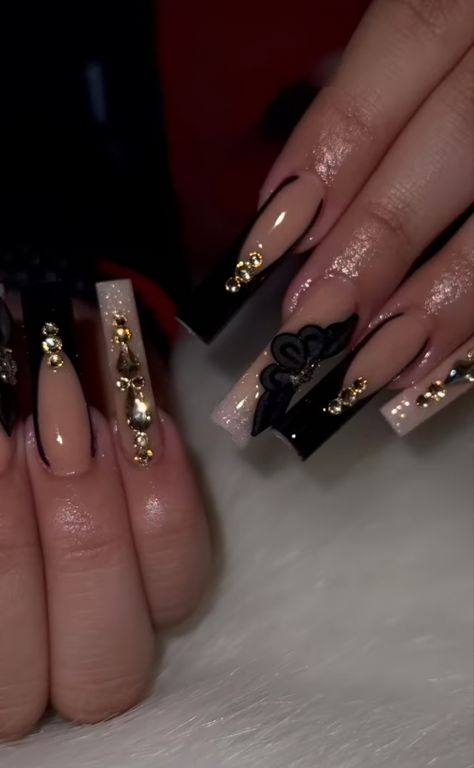 Black Quince Nails Acrylic, Black And Gold Baddie Nails, Xv Nails Black, Black Acrylic Nails Quince, Black 3d Flower Nails Acrylics, Black And Gold Nails Acrylic Coffin, Cute Blinged Out Acrylic Nails, Black 15 Nails, Black And Gold Nails Quince