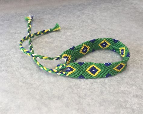 Flag of Brazil bracelet / Handmade Friendship Bracelet / braided friend bracelet / Stackable bracelet / Friendship band / Brazilian bracelet Capoeira, Brazil Bracelet Pattern, One Color Friendship Bracelet, Easy Crochet Bracelet, Bracelet Braiding, Brazil Bracelet, Brazil Design, Crochet Bracelet Tutorial, Flag Of Brazil