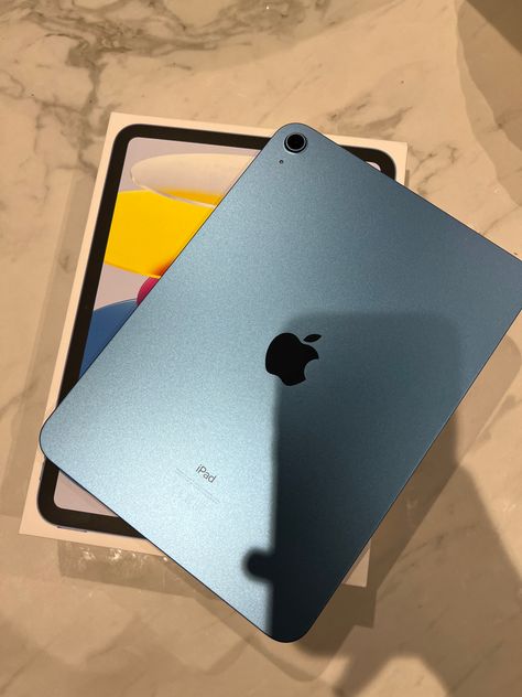 Blue Ipad 10th Gen, Ipad 10gen, Ipad 10th Generation Blue, Ipad Aesthetic Blue, Ipad Air 5 Aesthetic, Blue Ipad Aesthetic, Foto Ipad, Ipad 2023, Ipad Blue