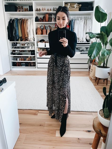 Work Casual Skirt Outfit, Business Casual Palazzo Pants Work Outfits, Fine Dining Manager Outfit, Buisness Casual Boots, Going Out Outfit For 30 Year Old, Office Appropriate Athleisure, Women Software Engineer Outfit, Belted Looks, Leggings Interview Outfit