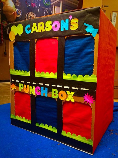 DIY Punch Box created for my nephews 6th birthday! Each spot has a gift in it... He has to punch through the paper holes to get each of his gifts! Punch Box Diy, Punch Box Birthday Gift Ideas, Diy Surprise Box, Hadiah Anniversary, Diy Cards For Boyfriend, Christmas Family Feud, Diy Gifts Videos, Surprise Box Gift, Birthday Traditions