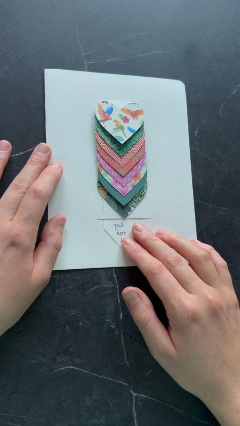 DIY Waterfall Card 💌🌺🦜 Check more at https://howcandothis.com/diyideas/diy-waterfall-card-%f0%9f%92%8c%f0%9f%8c%ba%f0%9f%a6%9c/ Waterfall Craft, Quick Diy Gifts, Diy Waterfall, Waterfall Card, Waterfall Cards, Crafts For Preschoolers, Art Activities For Toddlers, Cool Birthday Cards, Birthday Card Craft