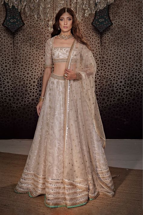 Buy Ivory Organza Embroidery Zari Square Leaves Bridal Lehenga Set For Women by Cedar & Pine Online at Aza Fashions. Organza Blouse Designs, Half Sleeve Blouse Designs, Seema Gujral, Lehenga Pattern, Mirror Work Lehenga, Raw Silk Lehenga, Organza Lehenga, Lehenga Blouse Designs, Traditional Indian Dress