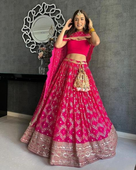 Bridesmaids Lehenga Choli Reception Sangeet Wear Legha Choli - Etsy India Tulpen Arrangements, Bridesmaid Lehenga, Indian Wedding Lehenga, Mehendi Outfits, Lehenga Designs Simple, Party Wear Lehenga Choli, Bollywood Lehenga, Indian Dresses Traditional, Pink Lehenga