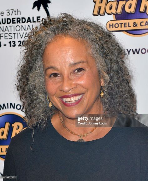 Actress Rae Dawn Chong attends The 37th Fort Lauderdale International... Fotografía de noticias - Getty Images Rae Dawn Chong, Hollywood Florida, Famous Birthdays, Discover Music, Hard Rock Hotel, Royalty Free Video, Opening Night, Creative Video, Latest Images