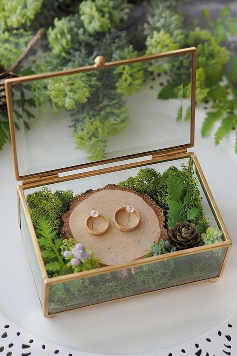 Rustic Wedding Ring Holder, Ring Box Wedding Diy, خواتم خطوبة, Housewarming Gift Ideas, Wedding Gifts Packaging, Wedding Design Decoration, Ring Holder Wedding, Ring Pillow Wedding, Engagement Decorations