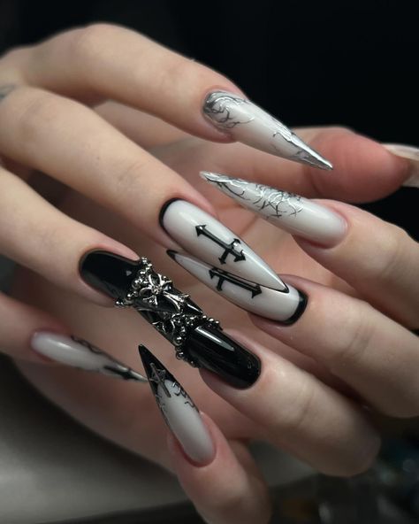 White Nail Ideas, Talon Nails, Vampire Nails, Matte Nail Polish, Matte Nail, Gothic Nails, Goth Nails, Edgy Nails, White Nail Designs