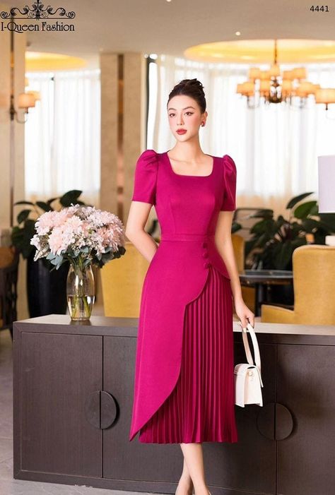 Bodycon dresses ideas Halter Neck With Sleeves, Cocktail Dress Classy Evening, Hot Pink Fashion, Girls Dress Outfits, Corporate Dress, Gowns Dresses Elegant, Fancy Dresses Long, Fashion Drawing Dresses, Woman Suit Fashion