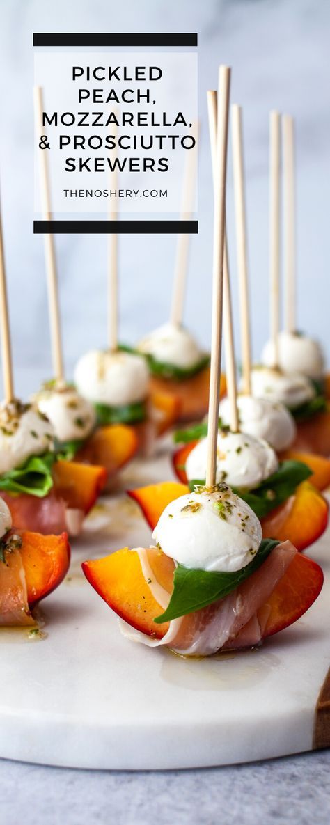 Peach Appetizer, Appetizer Skewers, Mozzarella Prosciutto, Sommer Mad, Fest Mad, Skewer Appetizers, Läcker Mat, Deilig Mat, Snacks Für Party