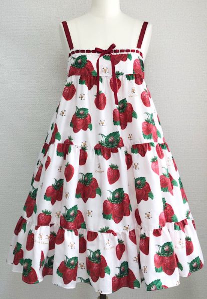 Starwberry Dress, Couture, Short Strawberry Dress, Cute Strawberry Outfit, Strawberry Inspired Outfit, Strawberry Outfit Drawing, Strawberry Aesthetic Outfit, Strawberry Outfit Aesthetic, Strawberry Dress Aesthetic