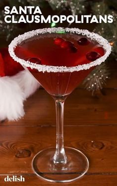 30+ Easy Christmas Cocktail Recipes to Please a Crowd - Be Centsational Christmas Drinks Alcohol, Easy Christmas Cocktail, Easy Christmas Cocktail Recipes, Christmas Cocktail Recipes, Resep Koktail, Xmas Drinks, Christmas Drinks Alcohol Recipes, Christmas Drinks Recipes, Christmas Cocktail