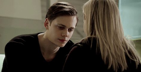 Bill Skarsgård 💗💗💗 Hemlock Grove Peter, Bill Skarsgård Gif, Astronomy Tower, Rainy Day Movies, Bill Skarsgard Pennywise, Skarsgard Family, Olsen Scarlet Witch, Roman Godfrey, Bill Istvan Günther Skarsgård