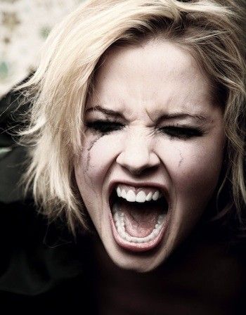 Photo screaming blonde woman Face Croquis, Shouting Face, Angry Expression, Rage Faces, Angry Women, Expressions Photography, Captain Harlock, Face Drawing Reference, Portrait Photography Women