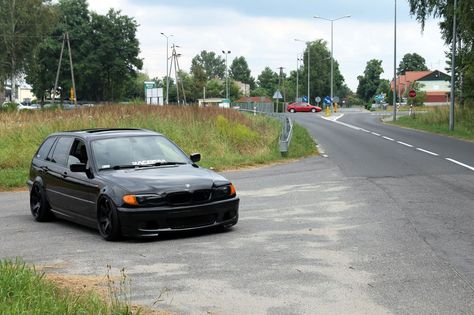 Bmw E46 Touring, E46 Touring, Bmw 3 E46, Bmw Touring, Europe Car, Japanese Garden Landscape, Touring Car Racing, Sports Wagon, Bmw Wagon