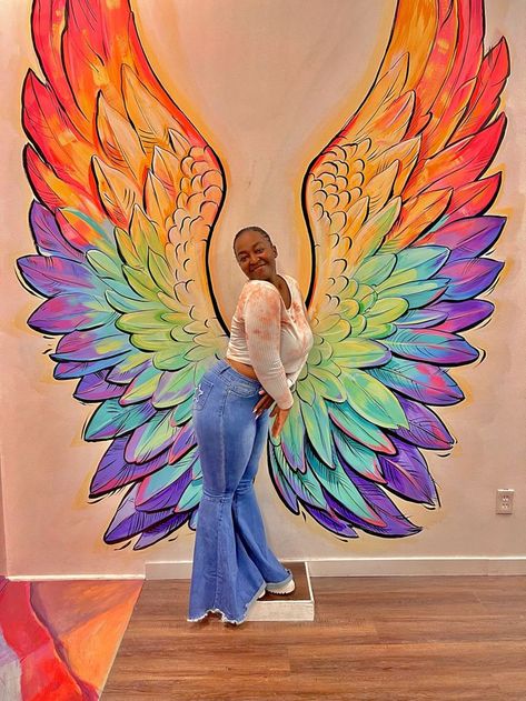 fashion, videos Angel Wings Painting, Traveling Fashion, Angel Wings Wall Art, Diy Angel Wings, Angel Wings Art, Window Mural, Worship Art, Angel Wings Wall, School Wall Art