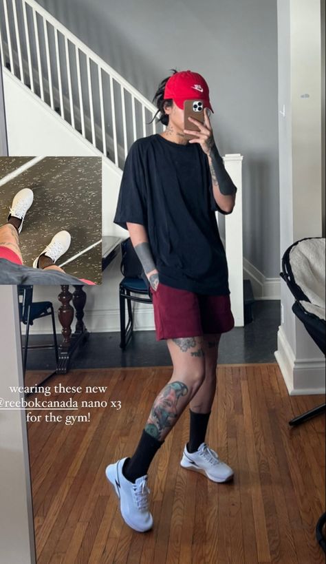 Tomboy Athletic Outfits, Masc Outfits With Shorts, Masc Lesbian Shorts Outfit, Lesbian Workout Outfits, Masc Workout Outfit, Jock Outfits Girl, Lesbian Style Outfits, Stem Lesbian Outfit Ideas, Tomboy Gym Outfit