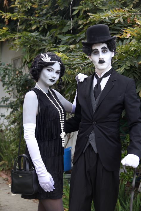 Right out of a black and white photo makeup and costume. Black And White Photo Costume, Black And White Movie Costume, Black And White Costumes Ideas, Black And White Fancy Dress, Black White Halloween Costume, Authentic Halloween Costumes, Black And White Costume Halloween, Black And White Couple Costume, Black Themed Halloween Costume