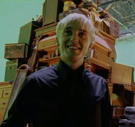 Deathly Hallows pt.2 bts Tom Felton, Draco Behind The Scenes, Draco Malfoy Now, Draco Malfoy Aesthetic, Lucius Malfoy, Tom Felton Draco Malfoy, Draco Harry Potter, Harry Potter Draco Malfoy, Rupert Grint